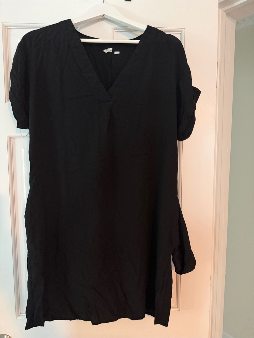 Black V-Neck Short Sleeve Tunic Dress. GAP - Womens